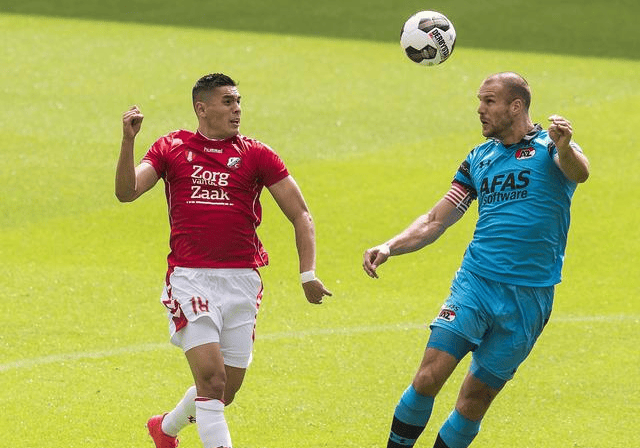 包含赛前突围战来临;比利亚雷亚尔围绕荷甲调整名单;信心回归;资深球员宣示担当的词条 包含赛前突围战来临;比利亚雷亚尔围绕荷甲调整名单;信心回归;资深球员宣示担当的词条