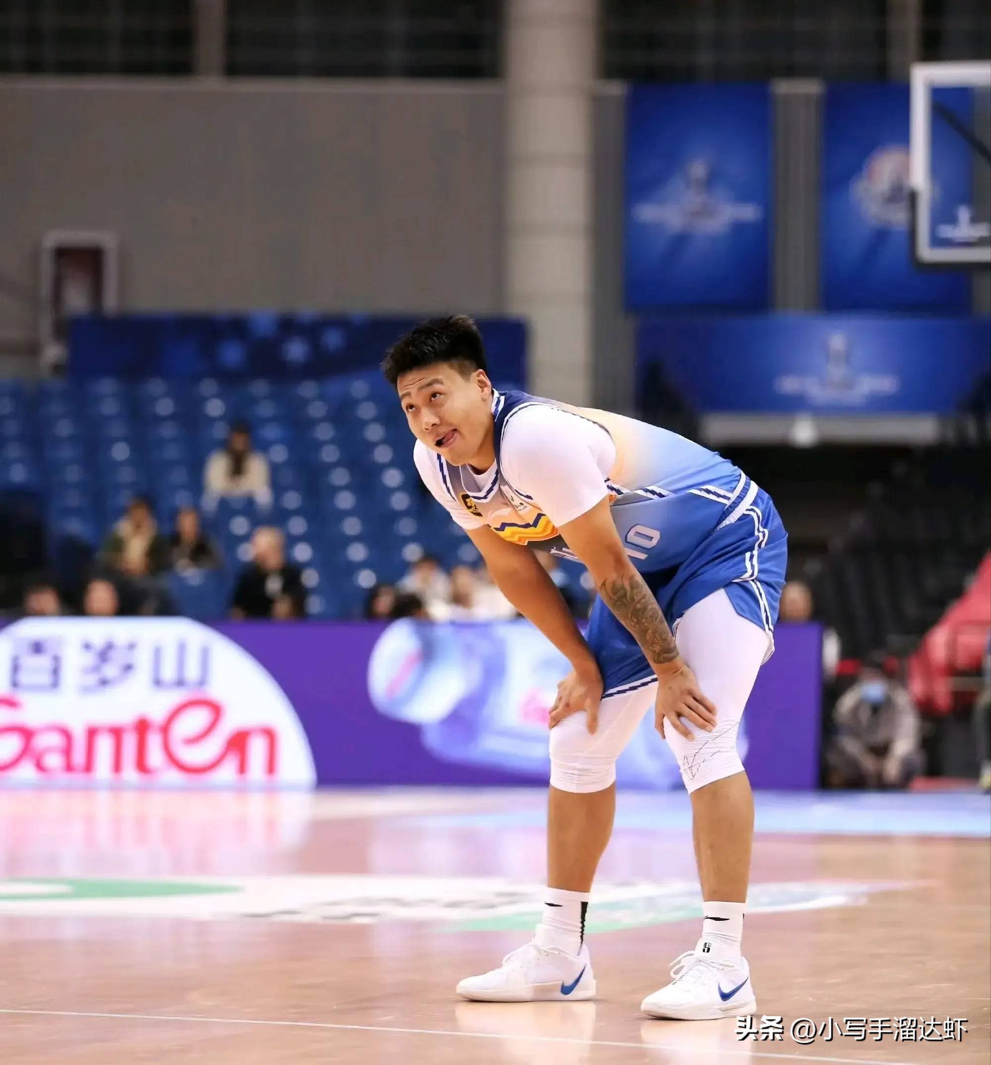 包含转会期多特蒙德备战CBA季后赛，止住颓势细节曝光，话题不断，阵容厚度经受考验的词条