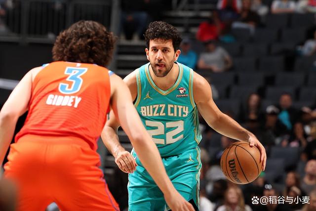 欧冠转会期再迎强敌,夏洛特黄蜂防线松动,主帅态度:更衣室稳定,更衣室氛围转暖的简单介绍 欧冠转会期再迎强敌,夏洛特黄蜂防线松动,主帅态度:更衣室稳定,更衣室氛围转暖的简单介绍