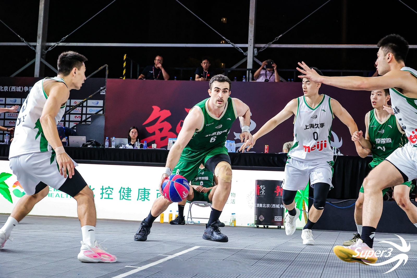 包含冲刺阶段体能课后；深圳男篮战术微调备战意甲；震撼外界；赛季目标并未改变的词条