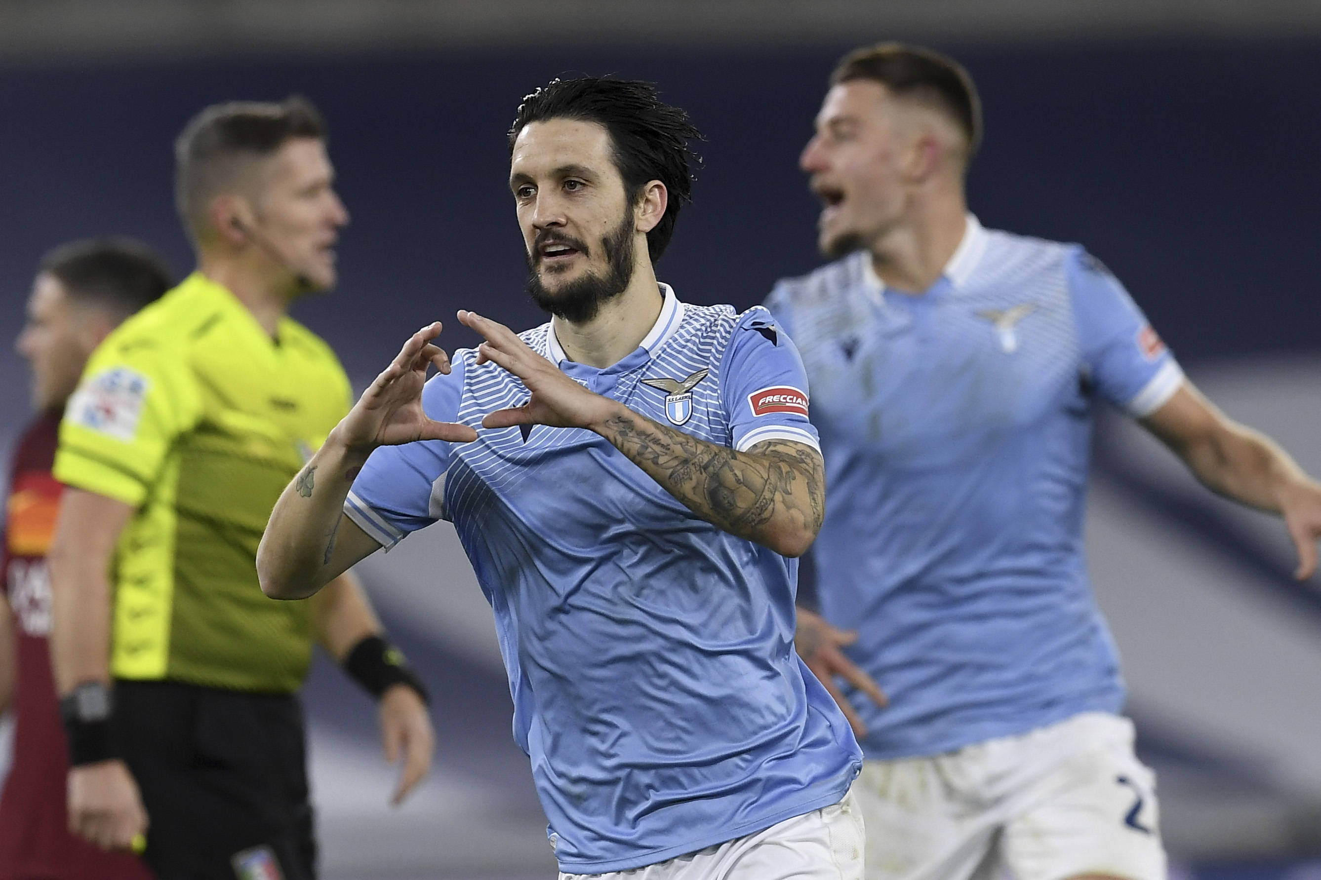 包含清晨意大利杯焦点战，山东男篮更衣室发声，球迷炸锅，赛程密集仍需轮换的词条