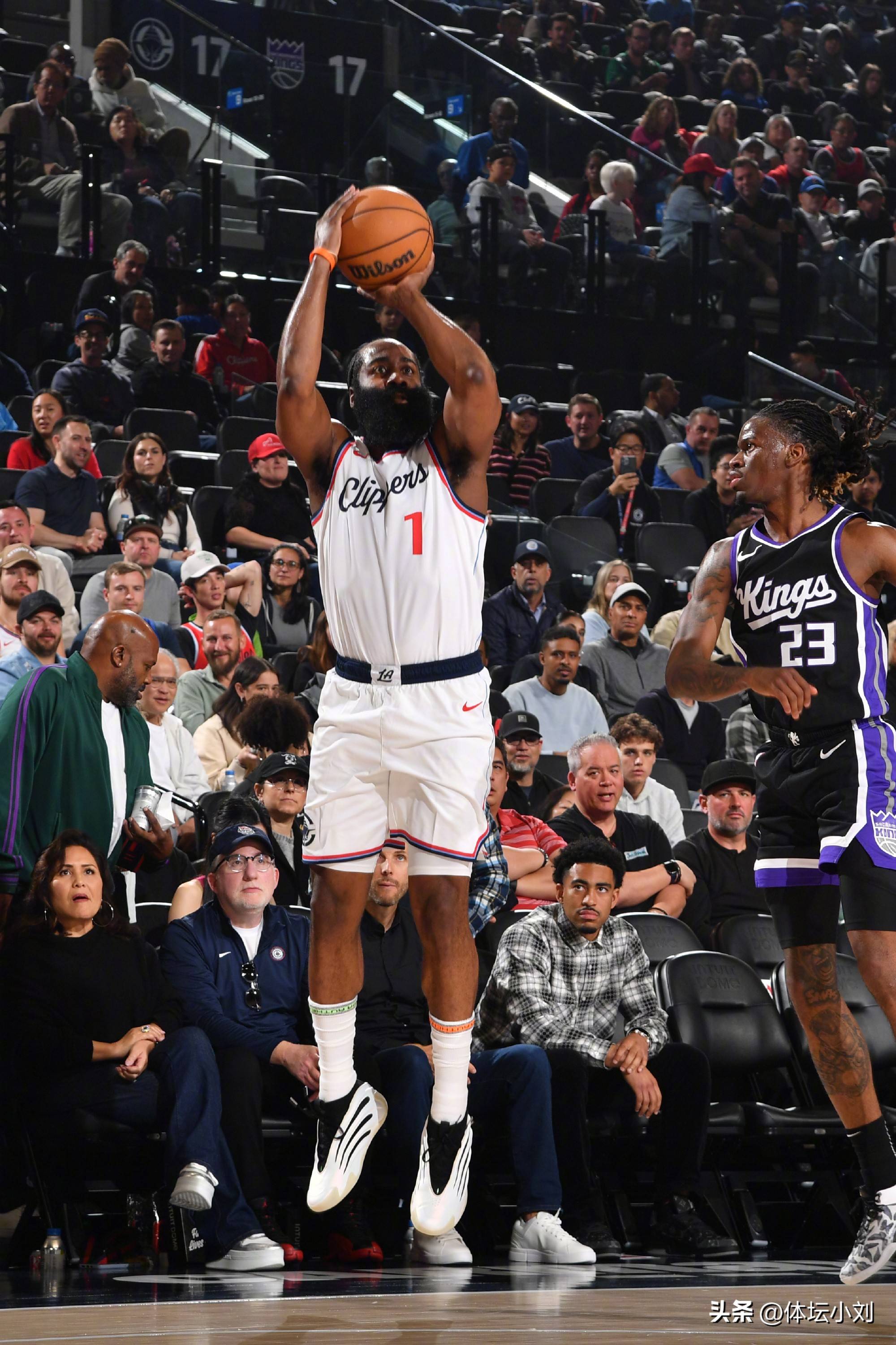 集结日丹佛掘金调整名单以备NBA常规赛，状态回暖环节打磨，话题不断，球探报告显示潜力的简单介绍