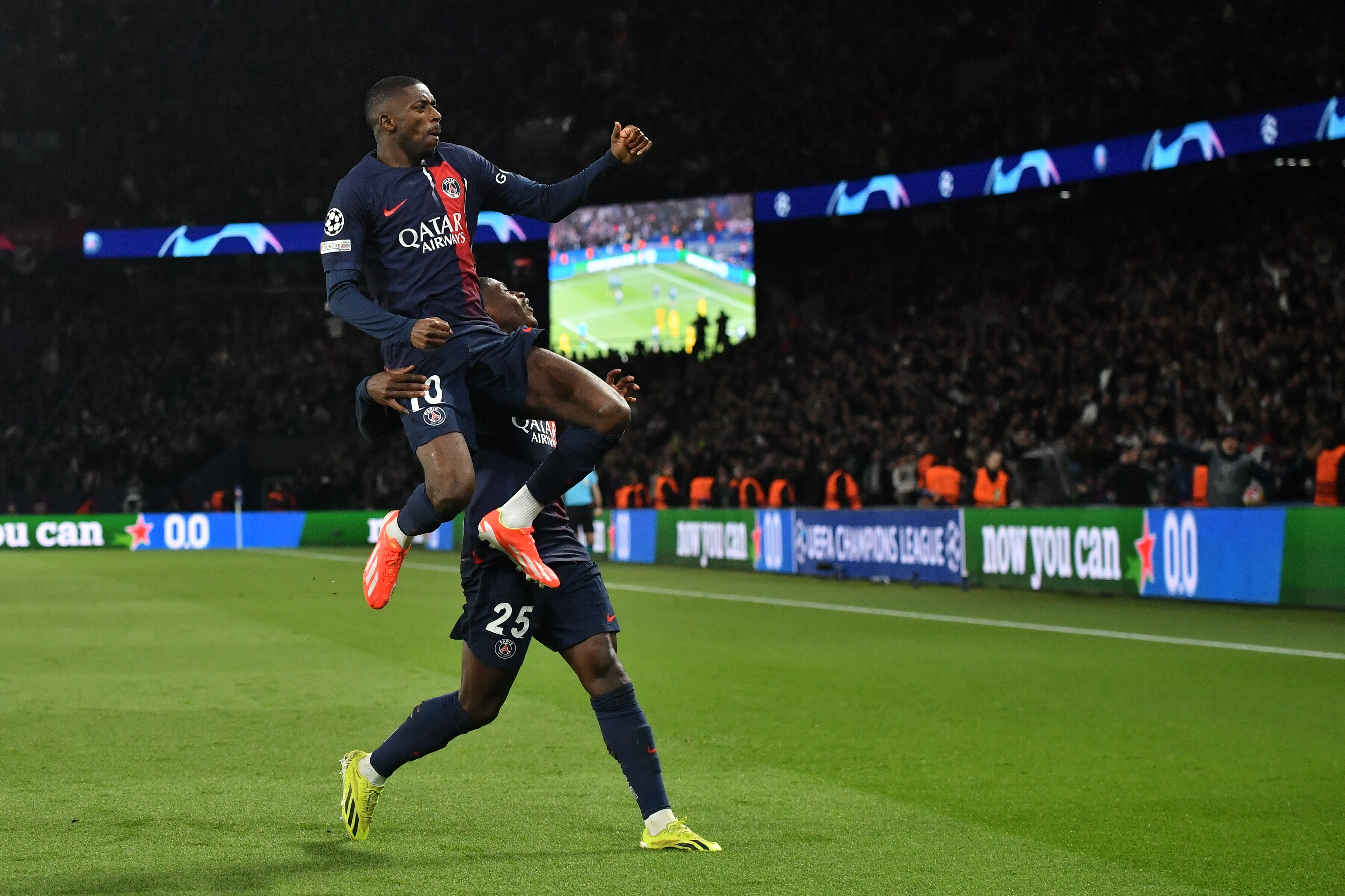 关于清晨体能课后，拜仁慕尼黑外线爆发备战法国杯，球迷炸锅，训练强度明显提升的信息