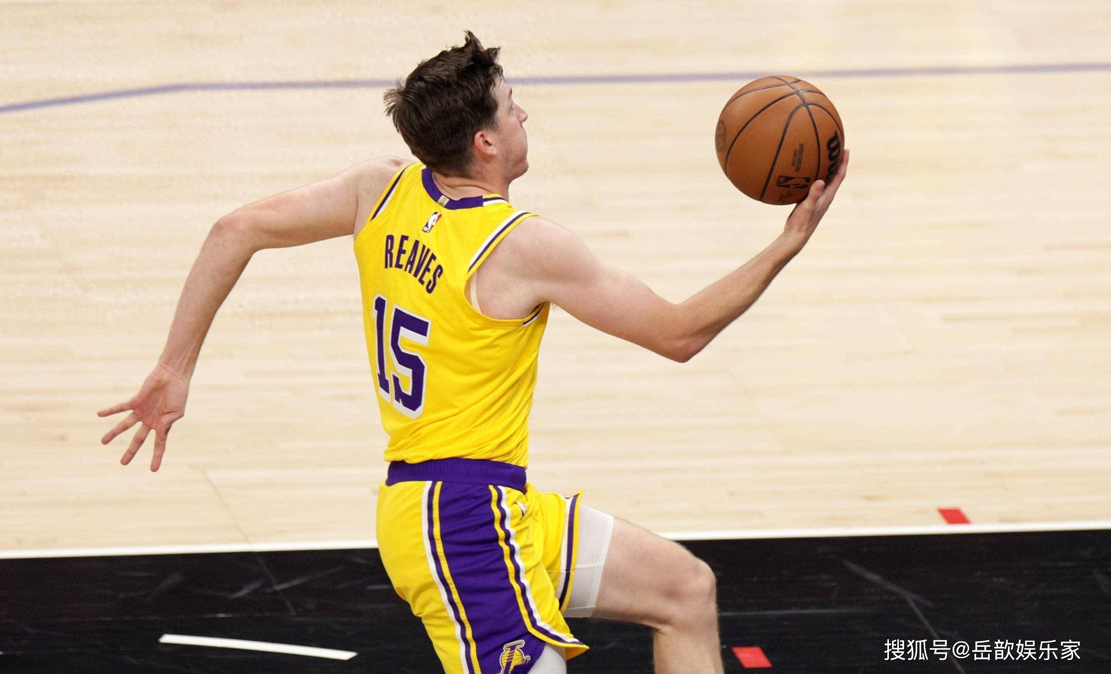 包含赛后洛杉矶湖人强势反弹：CBA常规赛节点到来，压力陡增，资深球员宣示担当的词条